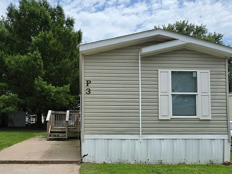 2320 E Macarthur Rd #P03 — Photo 3
