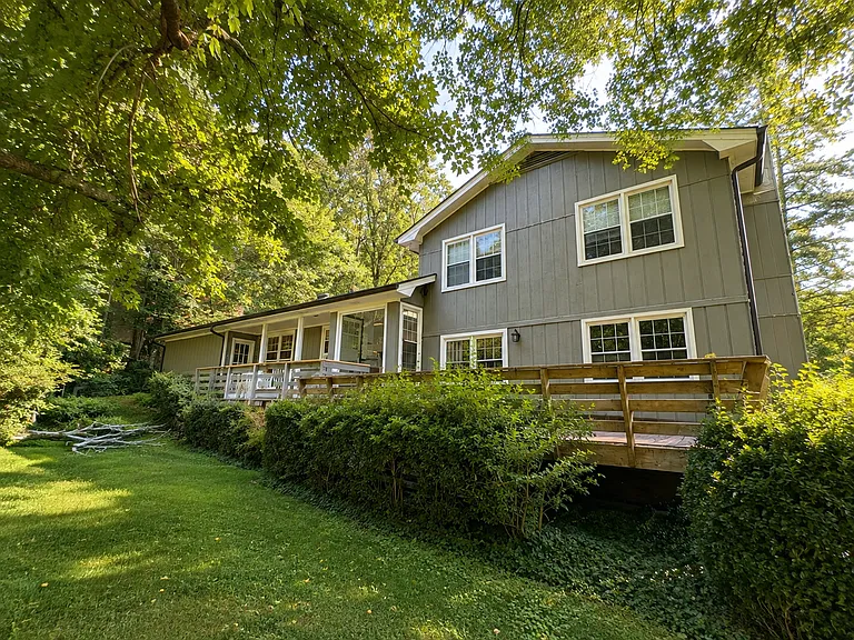 1690 Manhasset Dr — Photo 20