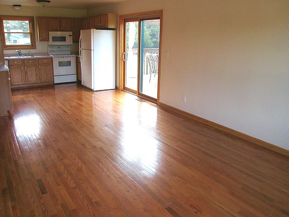 Kitchen & Dinning Area