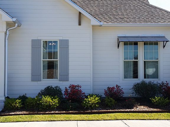 3rd image of 220 Lambton Dr