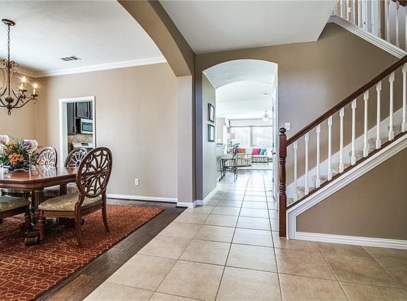 5th image of 318 Cox Dr