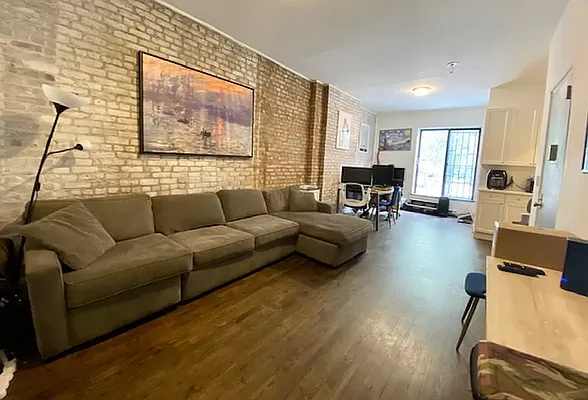 Rented by Current Real Estate Advisors | media 5