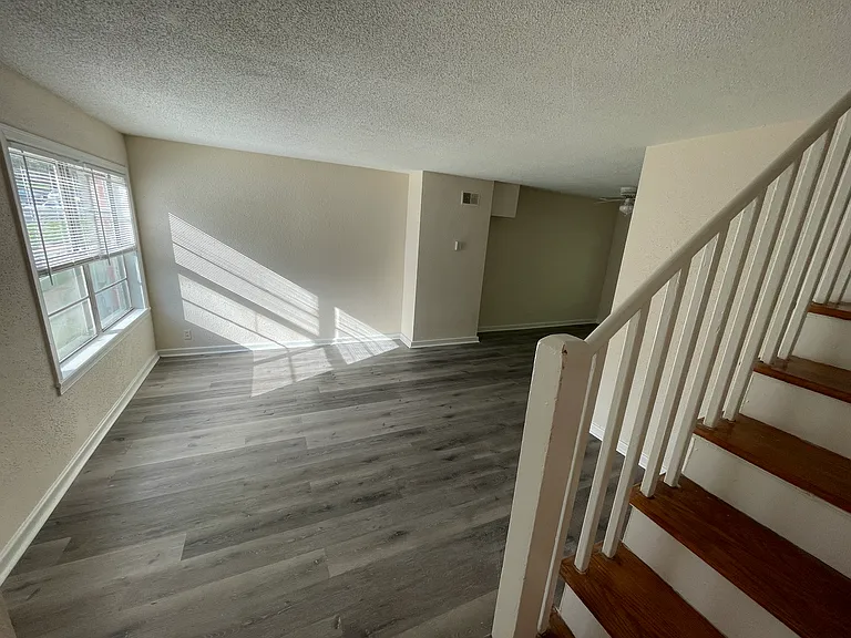 1623 Valley Ave — Photo 7