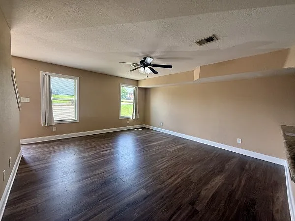 1705 Manning Dr — Photo 3