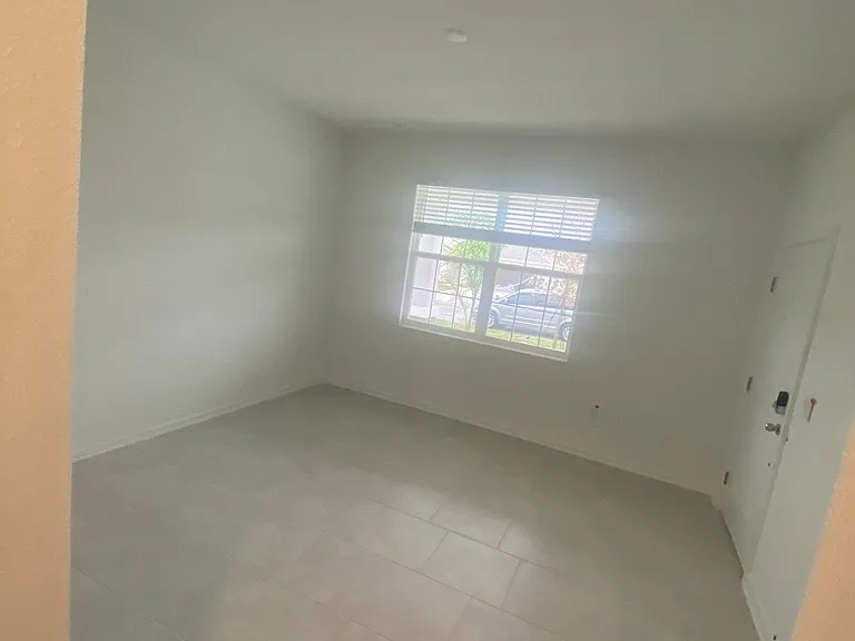 3120 Blue Bonnet Ln #B — Photo 8