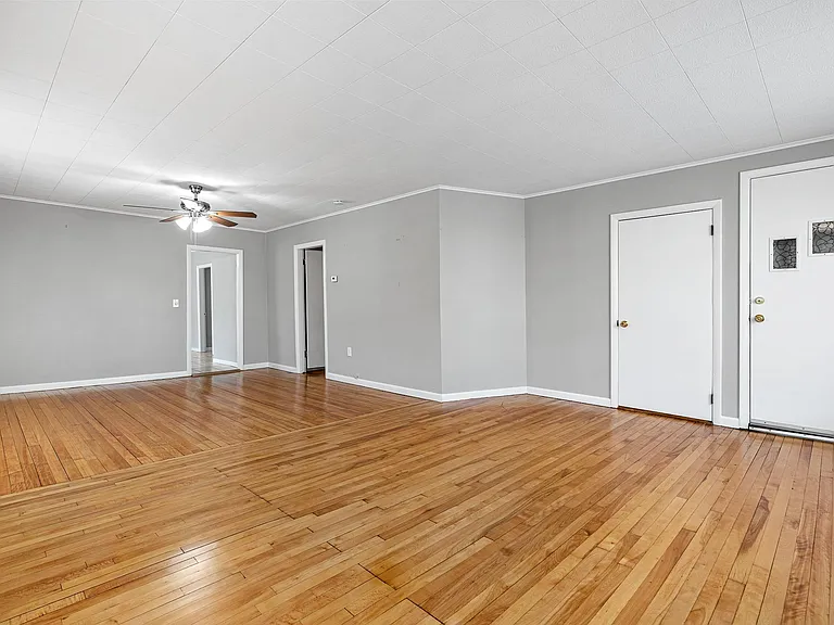 8 Bedford Ave #1 — Photo 9