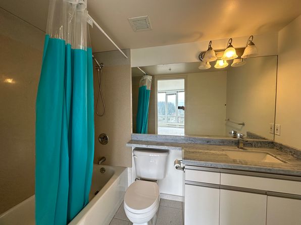 2 bedroom rental in Surrey — photo 14