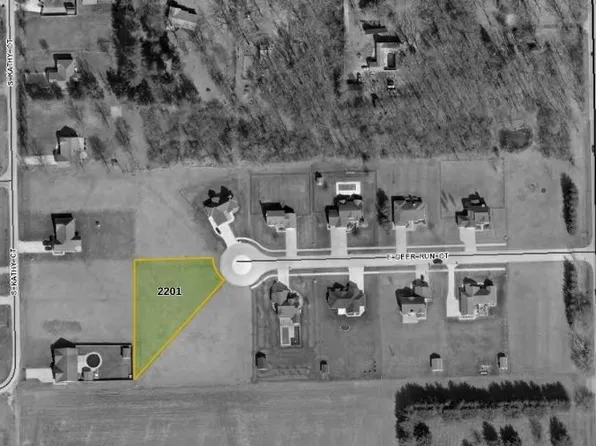 2201 Deer Run Ct, Decatur, IL 62521