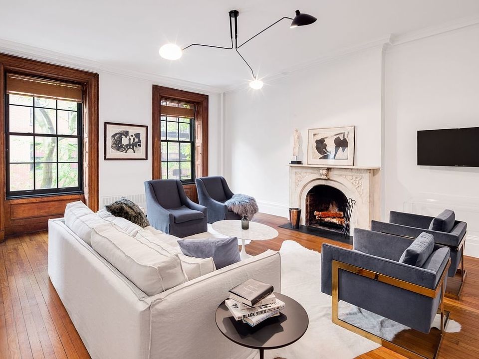 1st image of 21 E 11th St Floor 2
