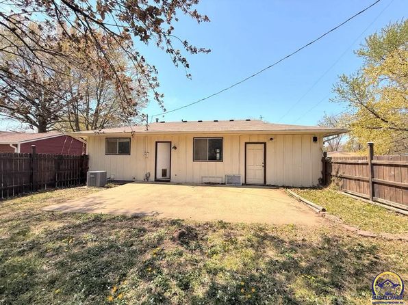 3842 SW Cambridge Ter, Topeka, KS 66610