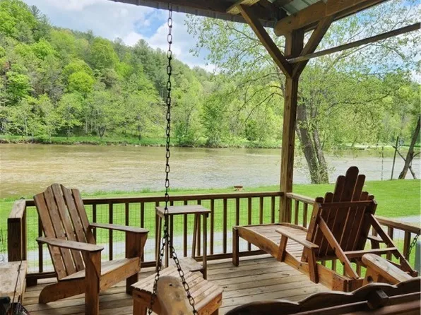 3745 New River Parkway Parkway #15, Independence, VA 24348