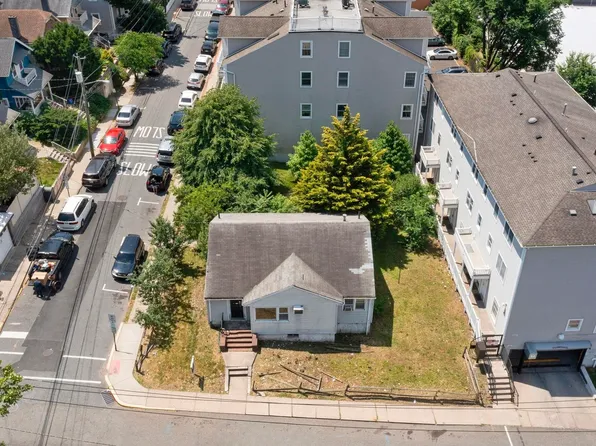 1201 46th St, North Bergen, NJ 07047