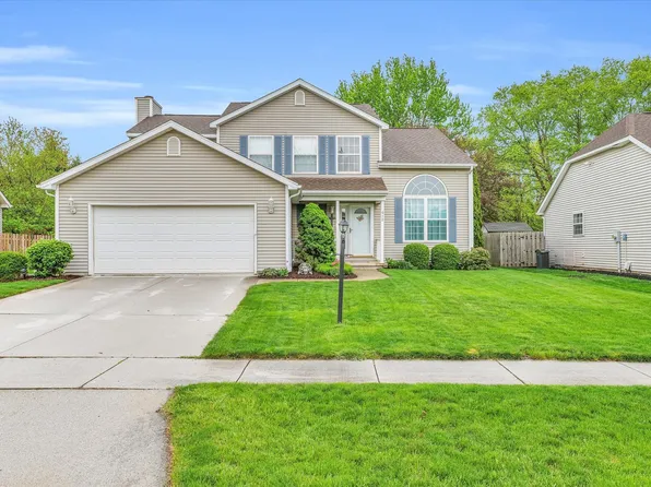 612 E Tomaras Ave, Savoy, IL 61874