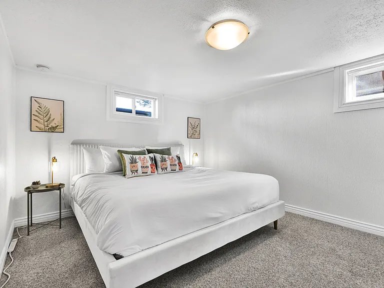 2306 W Madison Ave — Photo 39