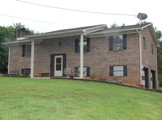2908 W Hills Dr, Maryville, TN 37803