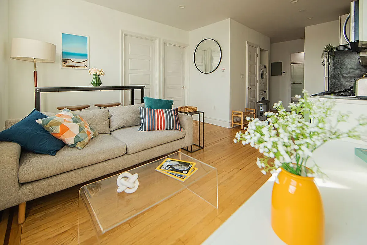 115 Greenpoint Avenue — Photo 4