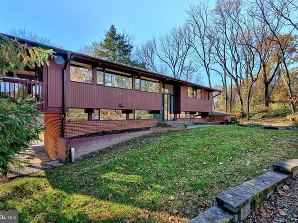 4 Beechmere Ln, Cockeysville, MD 21030