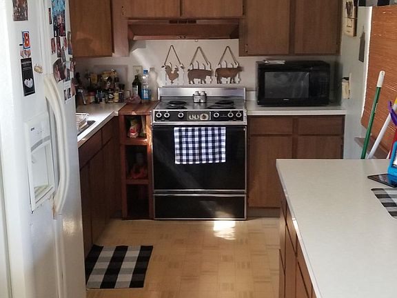 5th image of 150 Revere Dr