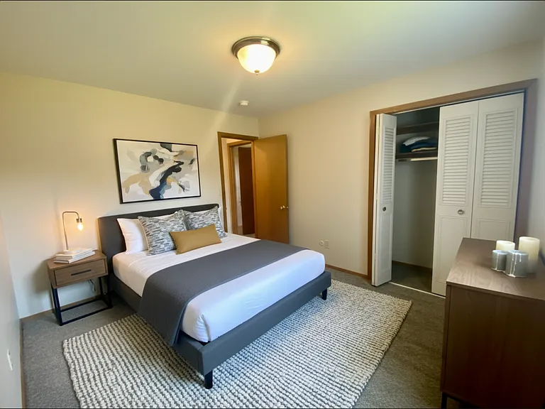 Indian Village Apartments — Photo 32