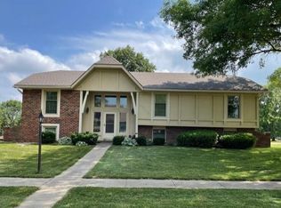 4202 Oakland Cir, Saint Joseph, MO 64506