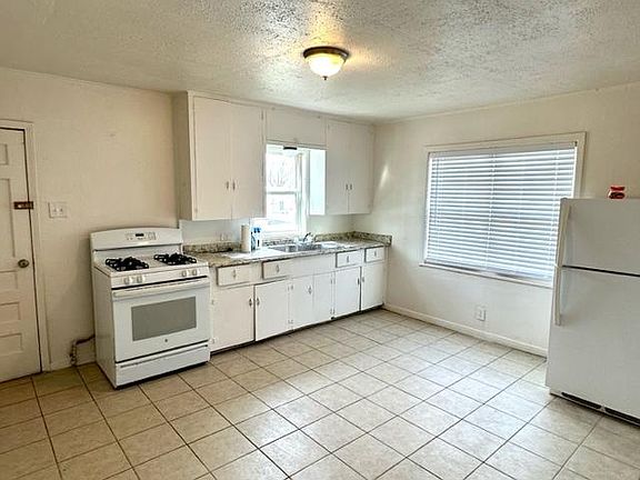 5th image of 1400 Josephine St