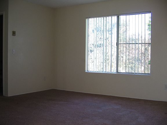 5th image of 315 E 30th St APT H