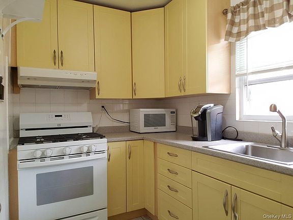 3rd image of 330 S Broadway #D9