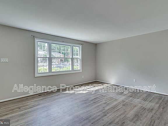 3rd image of 3374 Breckenridge Ct