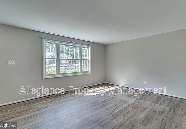 3374 Breckenridge Ct — Photo 3
