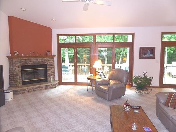 3rd image of 1217 Forest Hills Dr