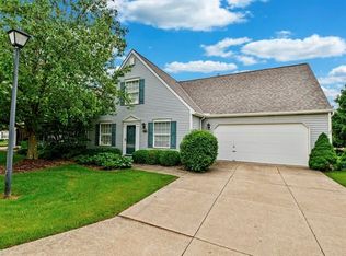 614 Windsor Ln, Sagamore Hills, OH 44067