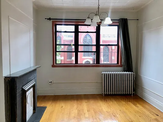 Rented by Bond New York | media 22