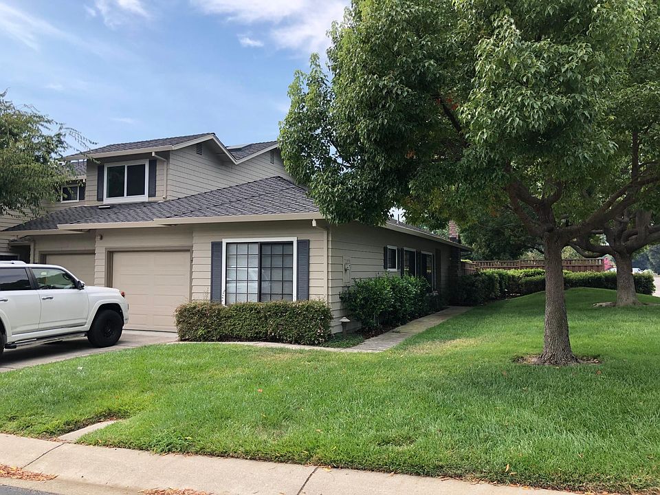 1st image of 18976 Sara Park Cir