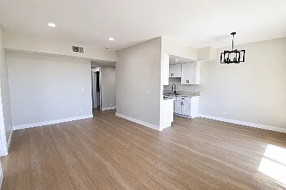 2 bed, 1200 sqft, $3,479 — Photo 4