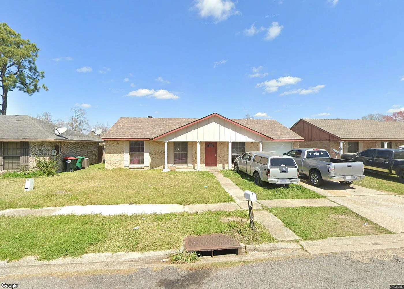 3 bed, 1200 sqft, $1,500 — Photo 1