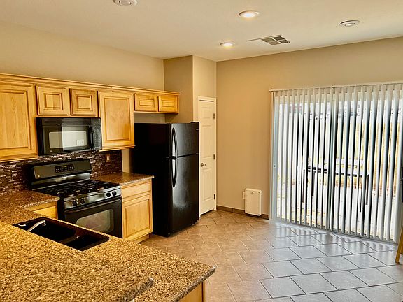 5th image of 11052 Abbeyfield Rose Dr