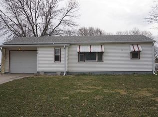 723 N 9th St, Winterset, IA 50273