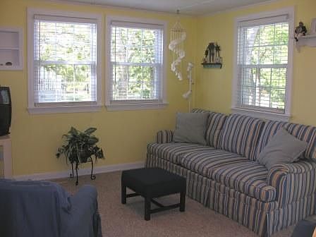 3rd image of 220 NE 58th St