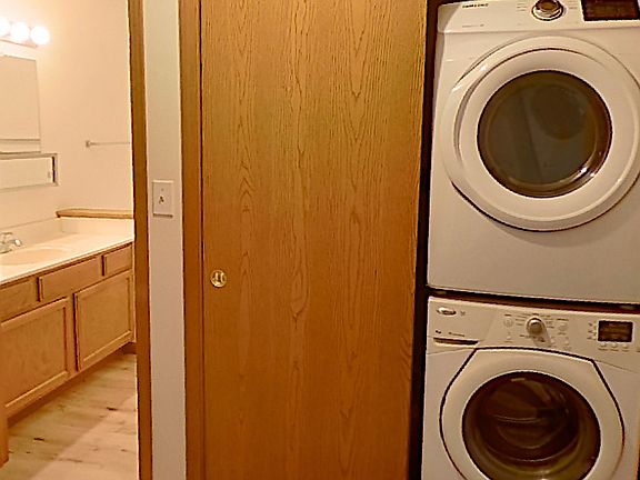 4th image of 713 E Ohio St APT 7