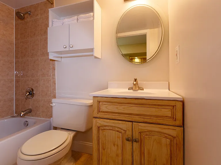 435 Manor Pl NW — Photo 2