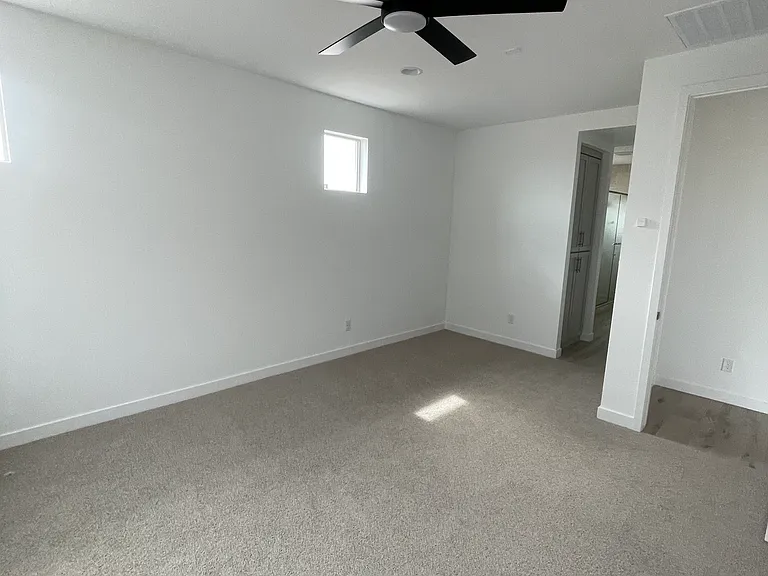 7938 W Griswold Rd — Photo 41