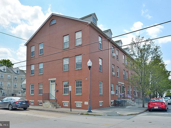 2nd image of 131 N King St