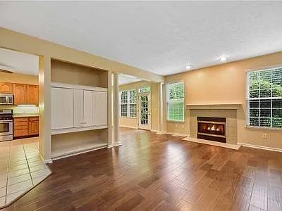 3 bed, 1709 sqft, $2,850 — Photo 2