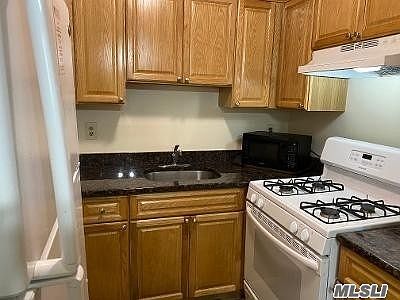 2nd image of 260B Lowndes Ave