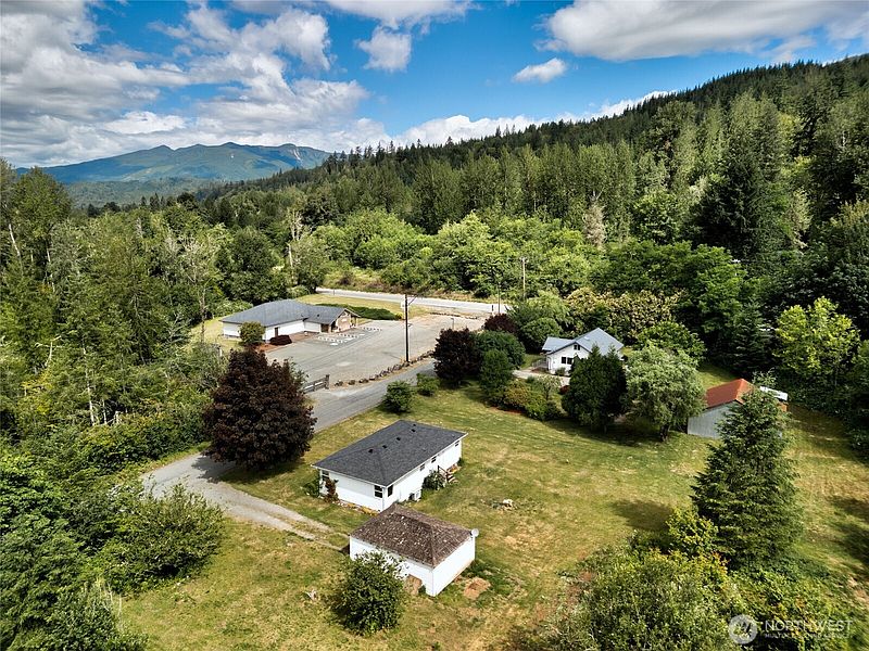 4th image of 48224 Moen Road