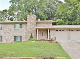 113 Village Rd, Hot Springs, AR 71913