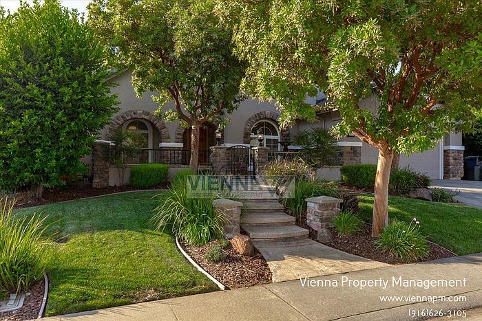 1st image of 3031 Southcreek Dr