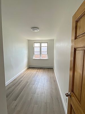 5th image of 3819 52nd St #1A