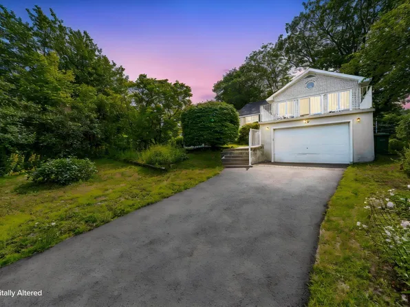 15 Oakdale Cres, Dartmouth, NS B3A 2L7
