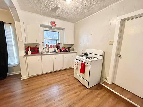 4th image of 1011 Kane St